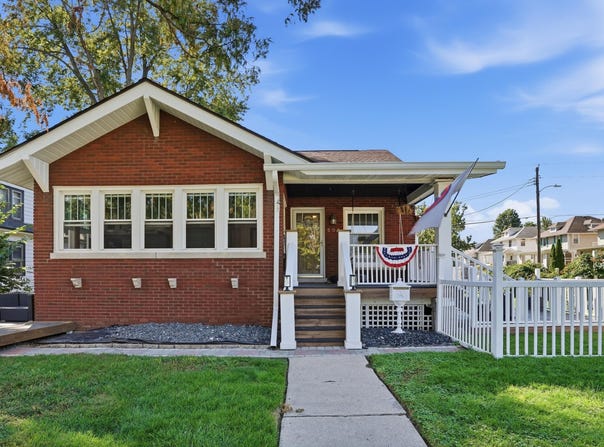503 E Joliet Street, Crown Point, IN 46307
