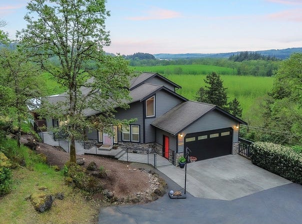 72 BLUFF Rd, Kelso, WA 98626