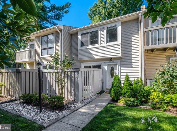 7936 SPRING FOREST Court, SPRINGFIELD, VA 22152