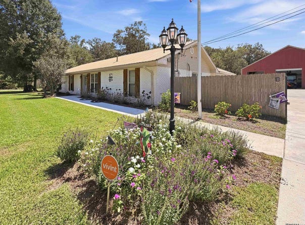 9808 Arnold Rd, Denham Springs, LA 70726
