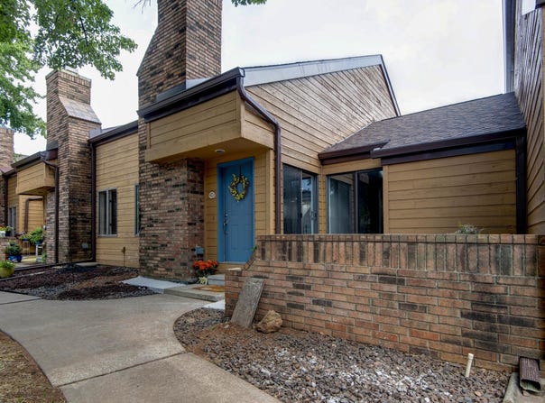 3440 S Delaware Avenue, Springfield, MO 65804