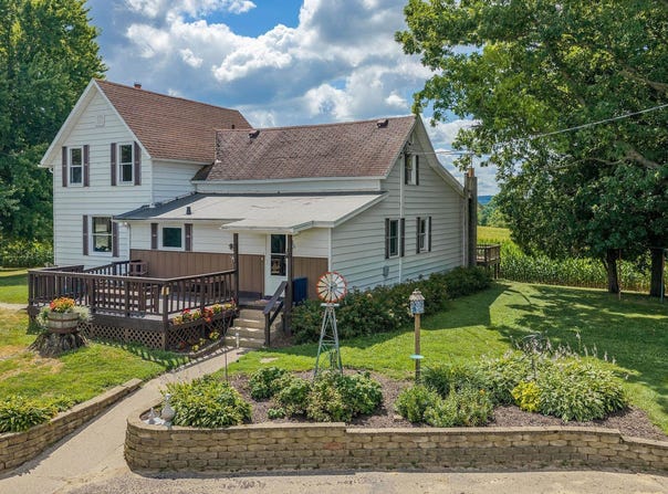 S1310 State 33 Road, La Valle, WI 53941-0000