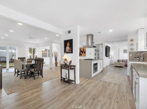 22736 Schoolcraft, West Hills, CA 91307