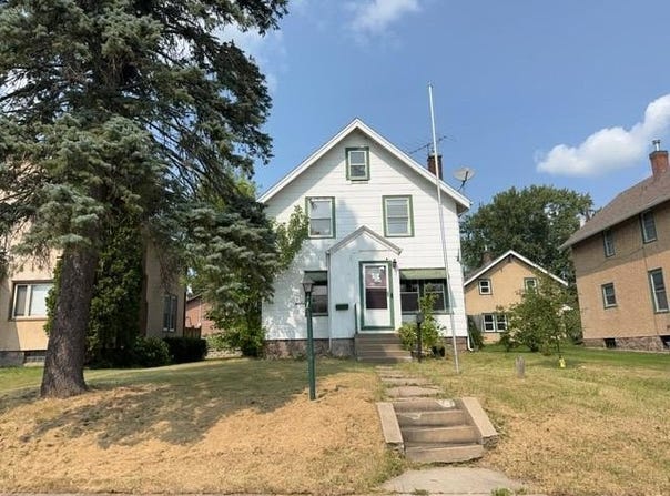 520 3rd Street NW, Chisholm, MN 55719