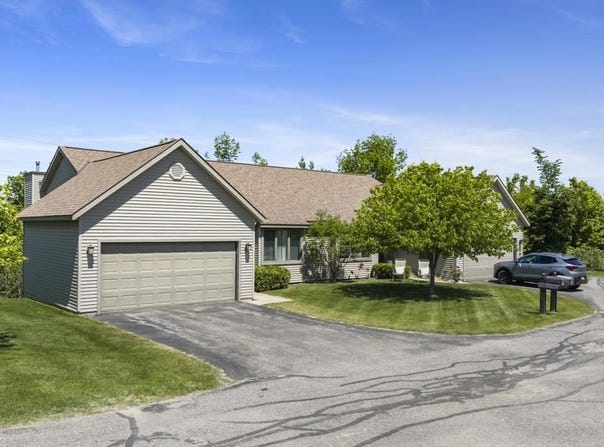 2015 Woods Ln, Petoskey, MI 49770