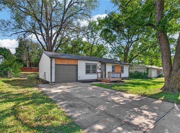 6303 E 153rd Street, Grandview, MO 64030