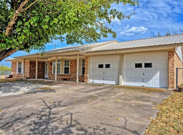 437 Jakes Road, Bowie, TX 76230