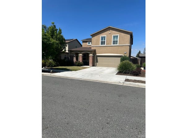 3728 E Kaweah Avenue, Visalia, CA 93292