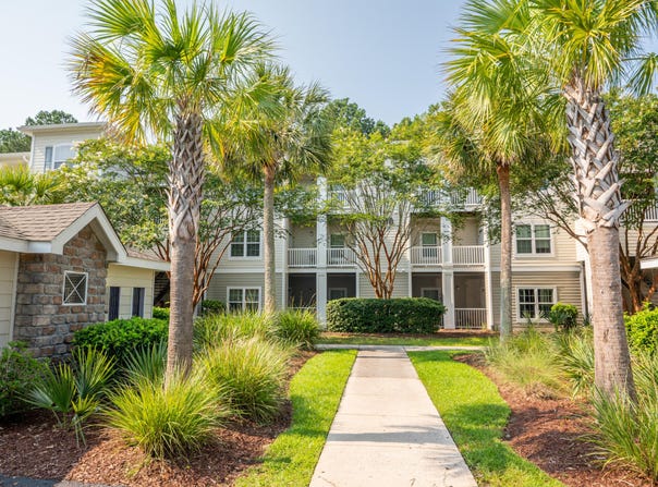 1300 Park W Boulevard, Mount Pleasant, SC 29466