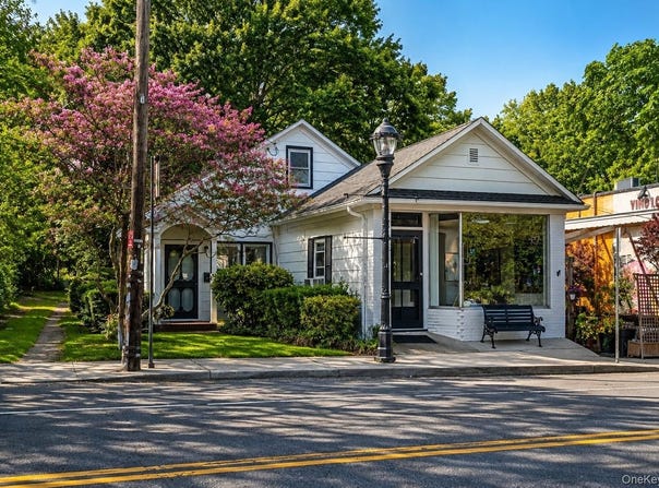 1550 Main Road, Riverhead, NY 11901