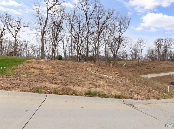 126 Summer Grace Lane, St Charles, MO 63304