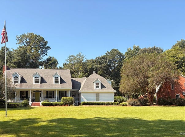 127 Deepwoods Circle, Valley Grande, AL 36701