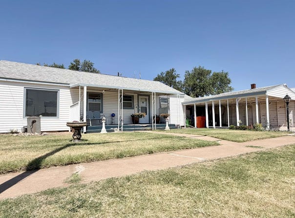 210 NW 1st St, Buffalo, OK 73834