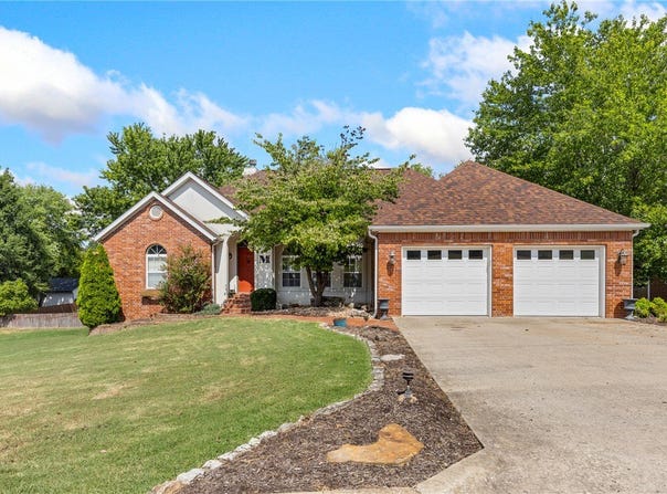 305 Pebble Beach Drive, Harrison, AR 72601