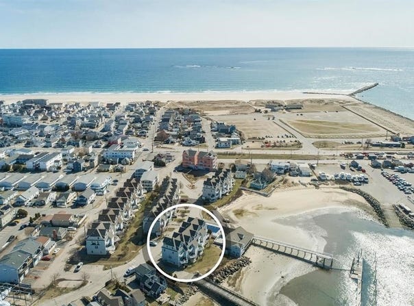 24 Harbor Road, Hampton, NH 03842