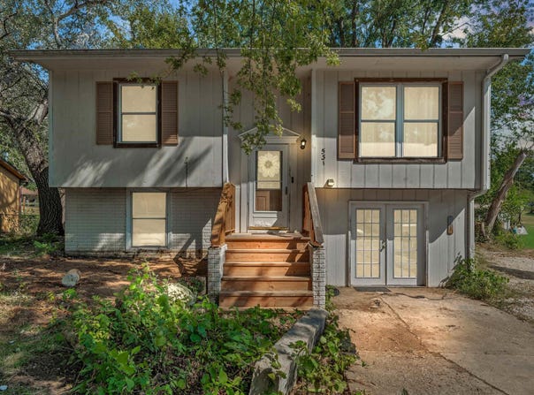 531 N Milton ST, Auburn, KS 66402