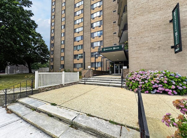 1025 Hancock St, Quincy, MA 02169