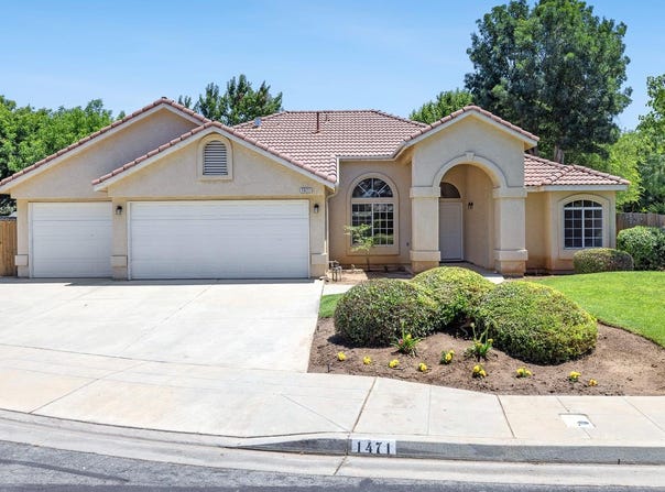 1471 N Terry Avenue, Clovis, CA 93619