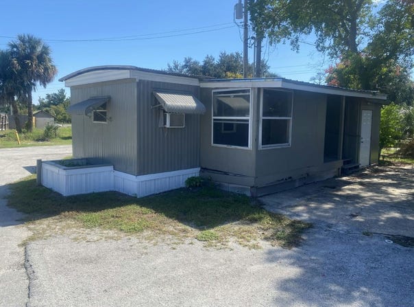 19 Circle Dr, Mount Dora, FL 32757