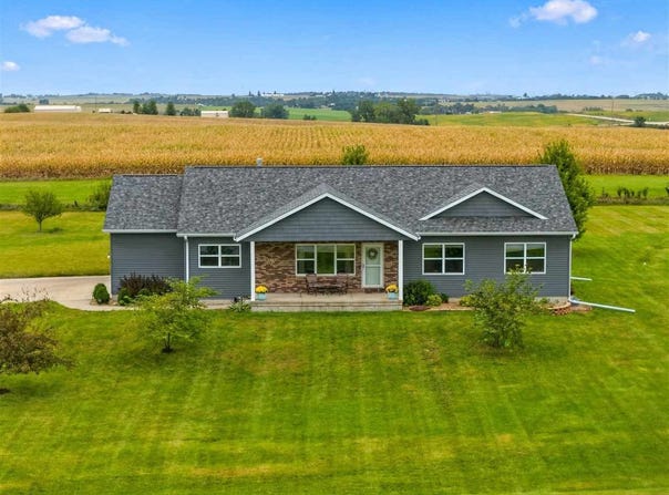 3386 Johnson Dr, Amana, IA 52203