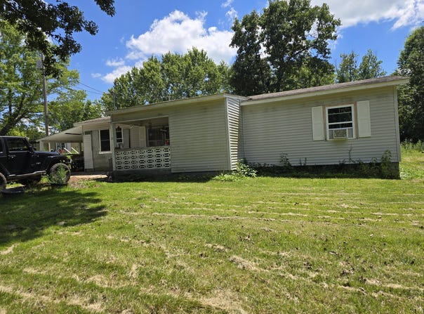 22 Thomasville Road, Buffalo, MO 65622