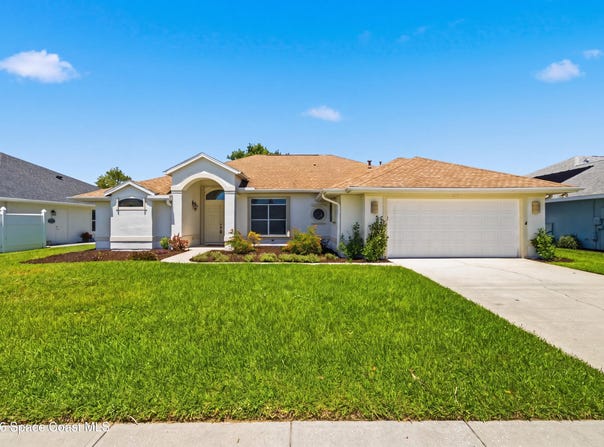 1051 Fieldstone Drive, Melbourne, FL 32940