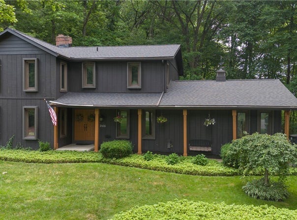 2166 Dow Drive, Akron, OH 44313