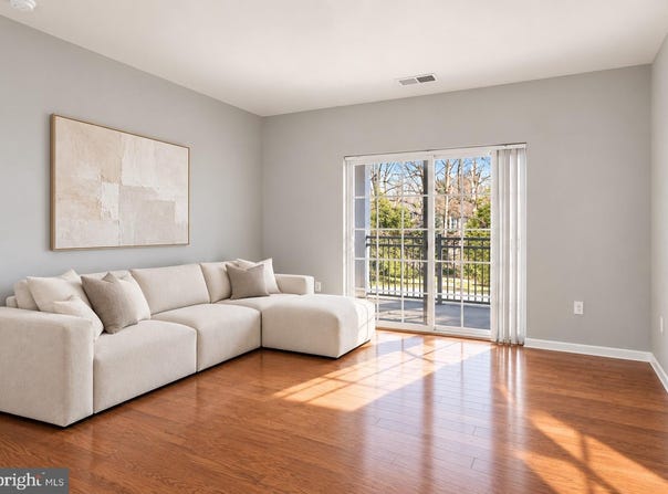 226 BREEDERS CUP Drive, CHERRY HILL, NJ 08002