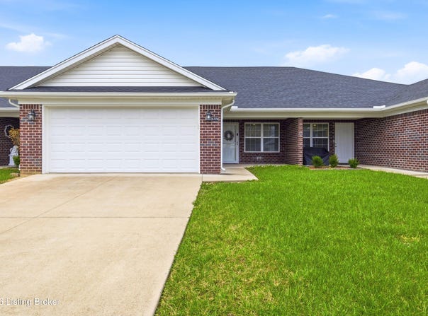 6724 Eagle Wood Dr, Louisville, KY 40272