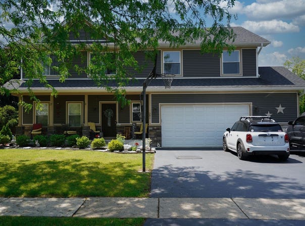 281 Fox Chase Drive N, Oswego, IL 60543