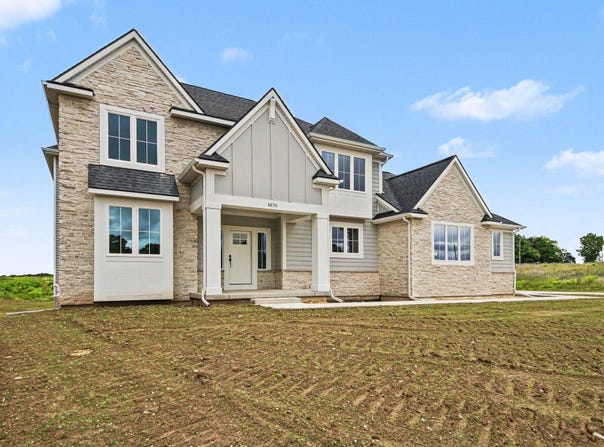 8670 Bosque Drive SE, Caledonia, MI 49316