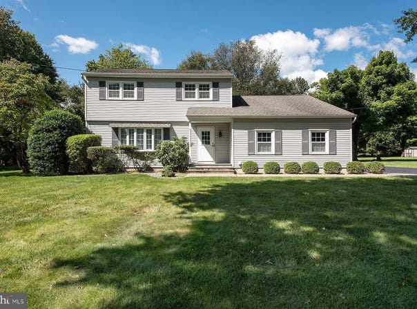 49 LOPATCONG Drive, EWING, NJ 08638