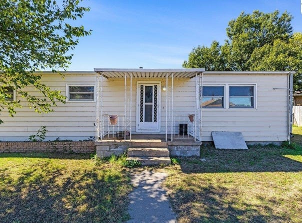 301 N Rhodes St, Pretty Prairie, KS 67570