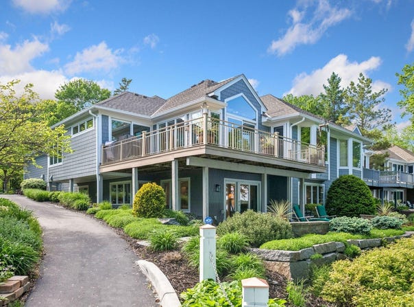 2948 Pelican Point Circle, Mound, MN 55364