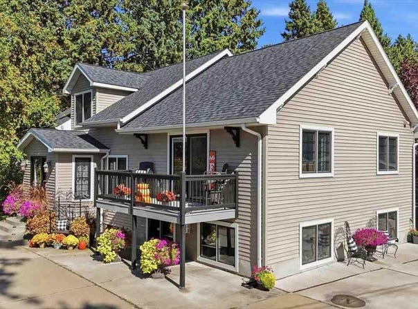 4348 Miller Trunk Rd, Eveleth, MN 55733