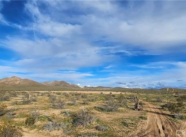 Kimshew St, Apple Valley, CA 92307