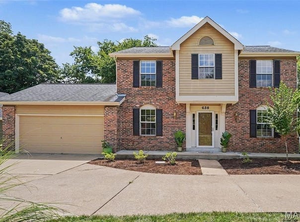 638 Old Ballwin Road, Ballwin, MO 63021