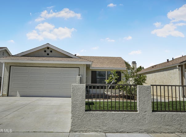 2810 Juniper Drive, Palmdale, CA 93550