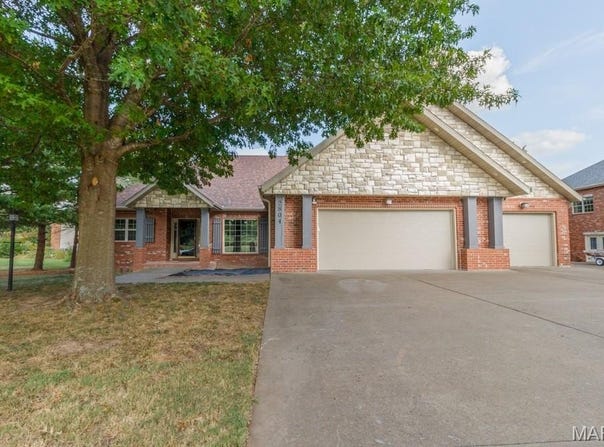 2804 BOARDWALK Drive, Lebanon, MO 65536