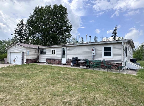 W6240 US 2 Highway, Hermansville, MI 49847