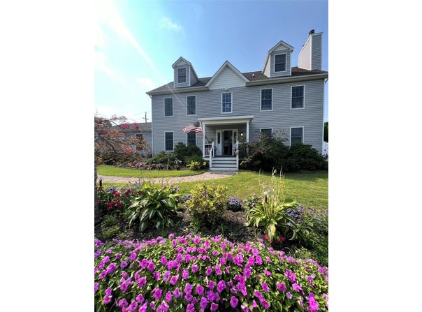 2 Box Tree, East Quogue, NY 11942