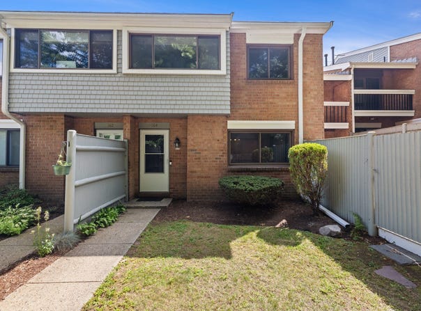 164 Greenbrook Dr, Stoughton, MA 02072
