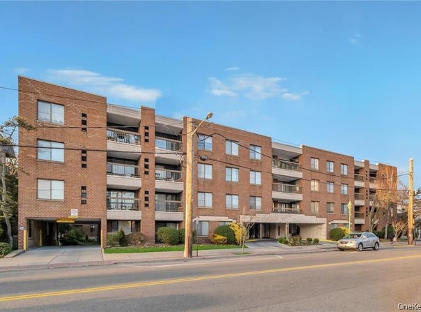 376 Central Avenue, Lawrence, NY 11559