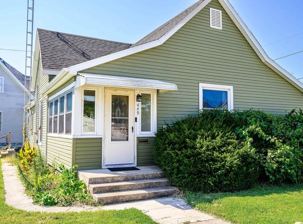 449 N 7th St Common, Mitchell, IN 47446