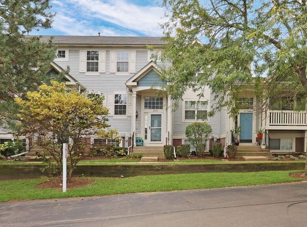 2595 N Augusta Drive, Wadsworth, IL 60083