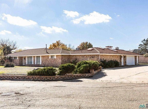 2016 Wilshire, Clovis, NM 88101