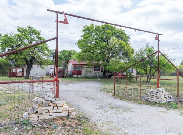 7256 Fm 3326 S, Hawley, TX 79525