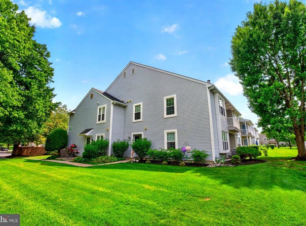 3810B ADELAIDE Drive, MT LAUREL, NJ 08054