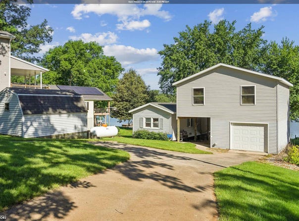 190 Center Point Drive, Montezuma, IA 50171