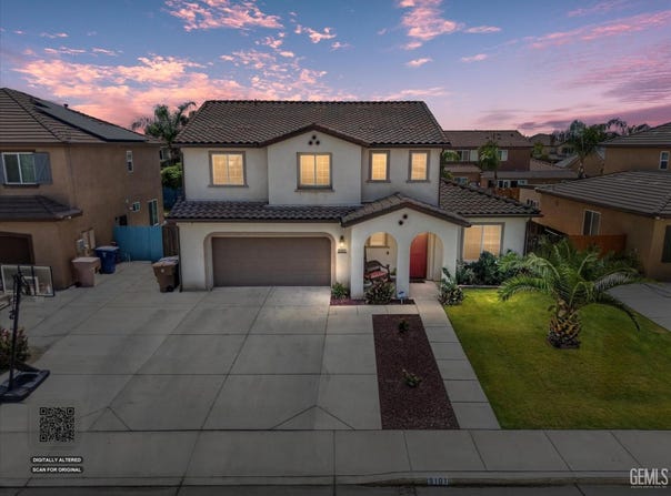 5101 Gleaming Gem Way, Bakersfield, CA 93313